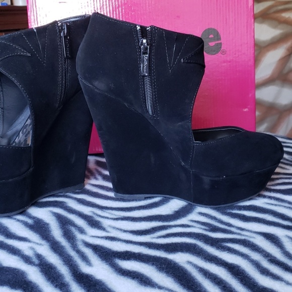 Dollhouse Soul side zip wedges - Picture 4 of 4
